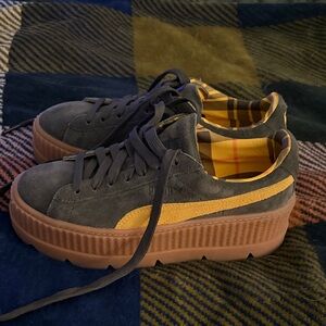 Puma Dark Green Sneakers with Yellow Stripe